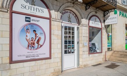 Aux halles de la beauté : Manucure à Marmande
