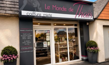 Le monde de Thaïs  : Coiffeur à Longues-sur-Mer