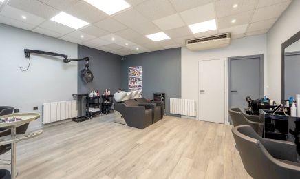 Image IN coiffure  : Coiffeur à La Biolle