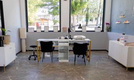NBM & Co - Ongles et Formations : Institut de beauté à Vercel-Villedieu-le-Camp