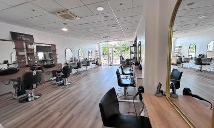 L'Instant Coiffure : Manucure à Colomiers
