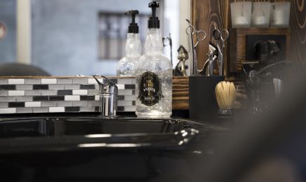 Monsieur H. Coiffeur Barbier : Barbier à La Rochelle