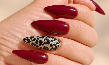 Les ongles by M  : Coiffeur à Elne
