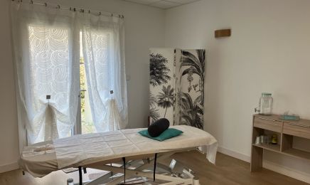 Simple & Essentiel Massage et bien-être : Institut de beauté à Mirebeau