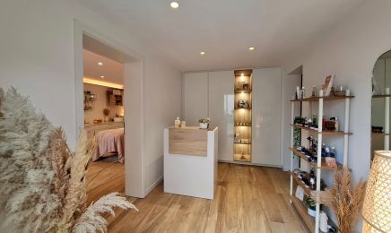Isa. L'aparté Bien-Être & Beauté : Manucure à Illkirch-Graffenstaden