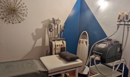Emie esthétique : Manucure à Bonnelles