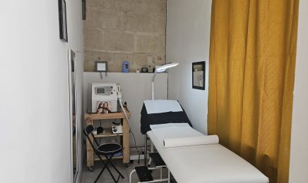 ATOUT BEAUTÉ : Manucure à Marsillargues