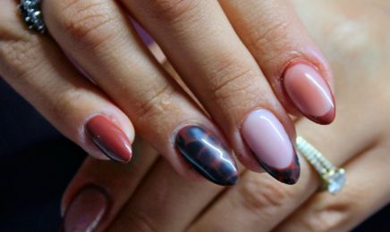 Fearless Glow : Manucure à Cuers