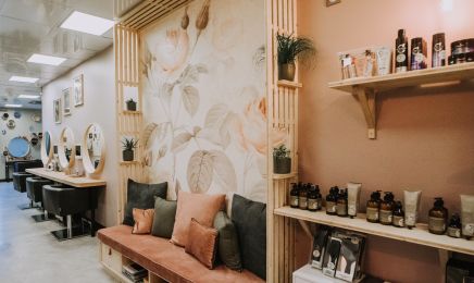 Women & Men : Coiffeur à Saintes