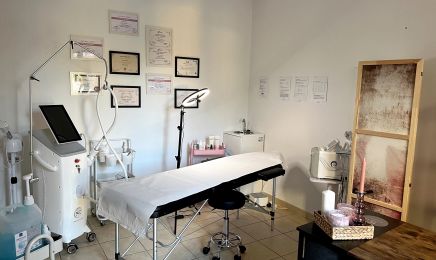 FRANTZ NADIA Harmonie Studio Skin&Laser : Manucure à Lauris