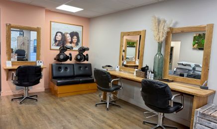 Marie Baume coiffeur coloriste végétal : Coiffeur à Montbrison