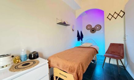 Fleur de Peau By Virginie Esthetique : Coiffeur à Arles