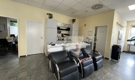 Haar und Trend Rosaria Schäfer: Nagelstudio in Marienheide