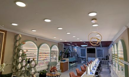 LUXURY Nails & Cosmetic: Nagelstudio in Augsburg