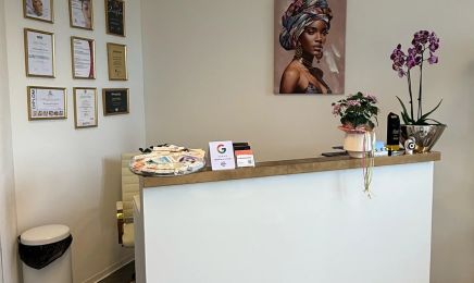 Lux beauty academy : Kosmetikstudio in Hamburg