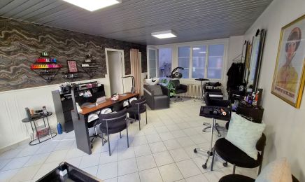 La Fabrique Beauté de Fanny (anciennement Longlérie de Fanny) : Coiffeur à Pont-Saint-Esprit