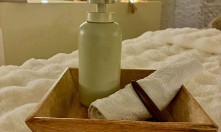 Studio B - Beauté des pieds / Ongles & Réflexologie / Head spa / Drainage lymphatique : Coiffeur à Brioude
