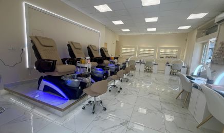 Win Ongles & Cils  : Manucure à Marseille