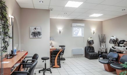 Le petit salon de Cassy  : Coiffeur à Montrond