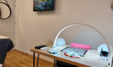 L'atelier beauté by esthétique Laura : Manucure à Montauroux