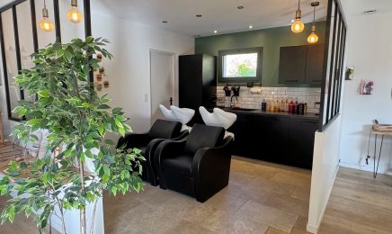 Le petit salon maison coiffure : Coiffeur à Faucon