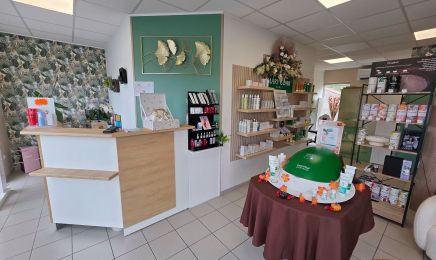 Institut Karine Beaute  : Manucure à Montendre