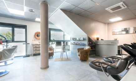 Up St’Hairs chez Fabienne  : Coiffeur à Drumettaz-Clarafond