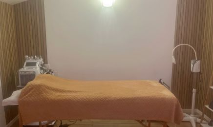 Maison du Bien être : Institut de beauté à Montamisé