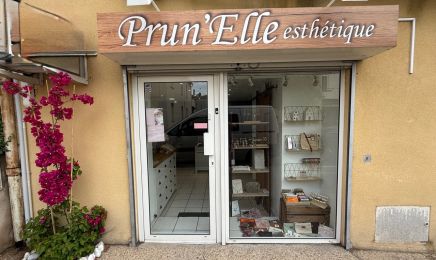Prunelle esthetique  : Manucure à Noves