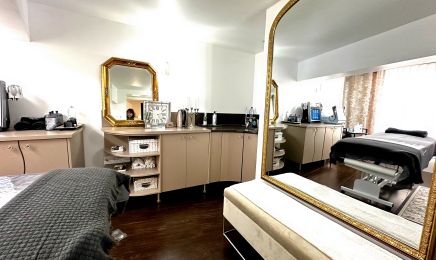 Derm'art Beauty - Cils & soins de beauté : Institut de beauté à Fréjus