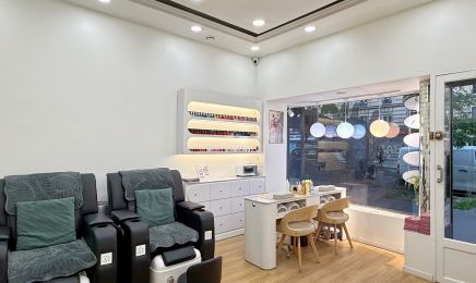 Aux Bons Soins : Manucure à Paris