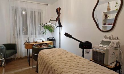 Yuka Nails Beauty : Institut de beauté à Ambérieux-en-Dombes