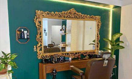 Alive : Coiffeur à La Couronne