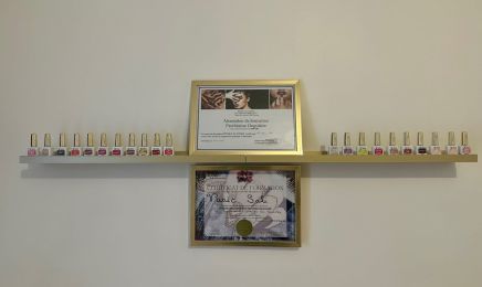 Victoria Mnails  : Manucure à Stains
