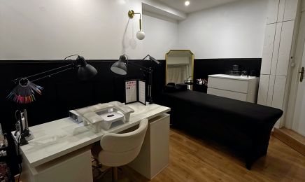 Adore Studio  : Manucure à Toulouse
