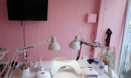 Ayaanails - The Beauty Lounge : Manucure à Talence