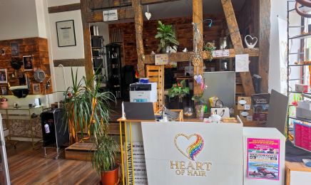 Heart of Hair: Friseur in Warburg