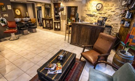 M Barber Lounge  : Barbier à Rauzan
