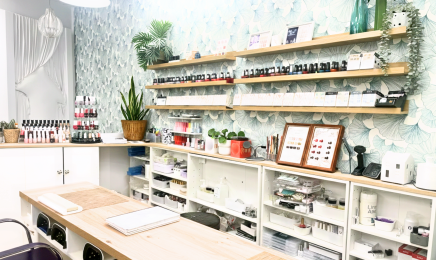 La Ritournelle Paris Nails & Extension de cils  : Institut de beauté à Paris