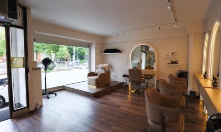Amluxe Haarstudio: Friseur in Frankfurt am Main
