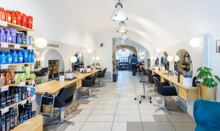 Octobre  : Coiffeur à Caen