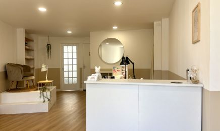 Kelly Nails & Sandy Monroe  : Institut de beauté à Sainte-Luce-sur-Loire