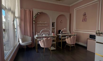 Gulia nails Prestige : Institut de beauté à Nevers