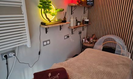 Le Retrospec'tiff - Salon de coiffure, Head-Spa et Manucure : Manucure à Aumetz
