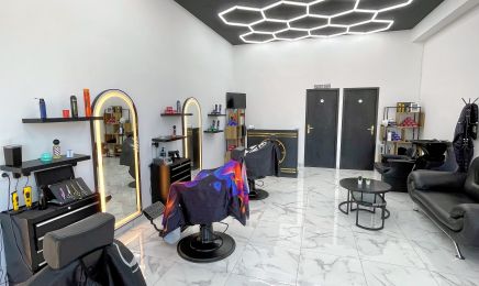 EK COIFFEUR : Institut de beauté à Cenon
