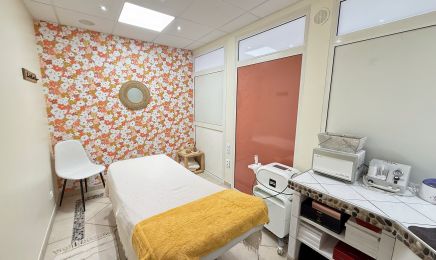 L'instant Beauté par Anaïs : Manucure à Villeneuve-sur-Lot