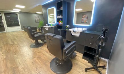 The Notorious Barber  : Barbier à Istres