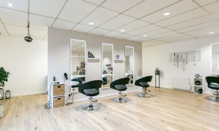 Laura Coiffure et Ongle : Manucure à Doussard