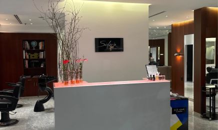 Safarik Hair & Beauty Salon: Nagelstudio in München