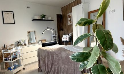 Kali (Détatouage & Soins) : Coiffeur à Limay